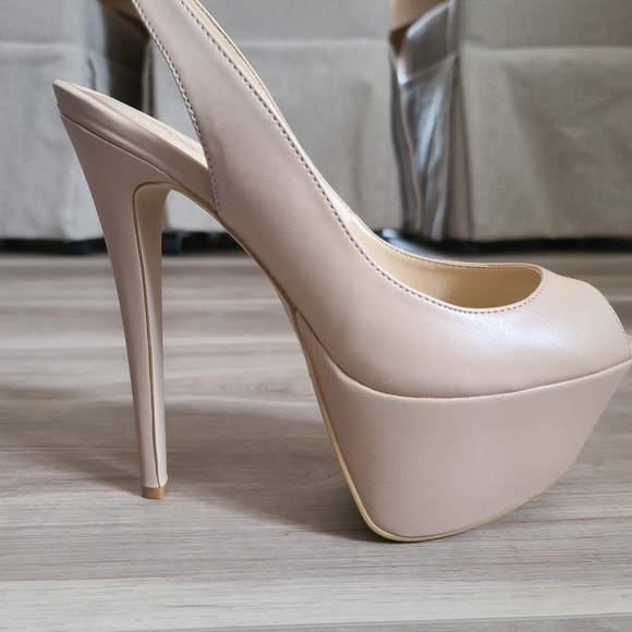 Shoes - Picture 2 of 5